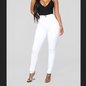 FASHION NOVA SUPER HIGH WAIST DENIM JEANS IN WHITE